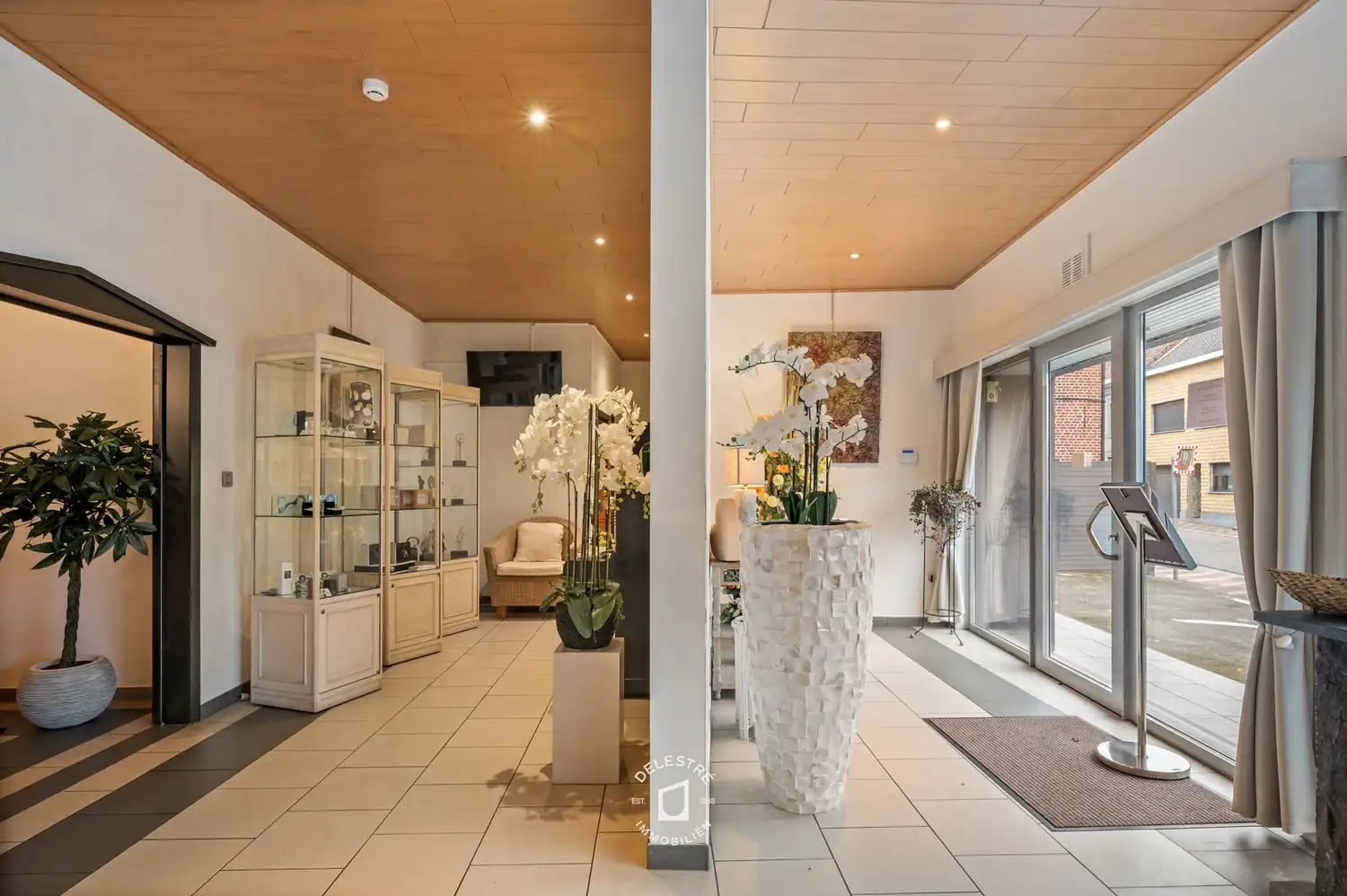 Multifunctioneel gebouw te koop op commerciële topligging te Onkerzele foto 10