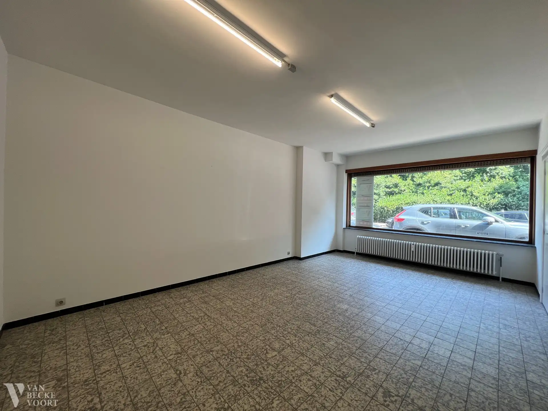 Handelsgelijkvloers 110m² foto 4