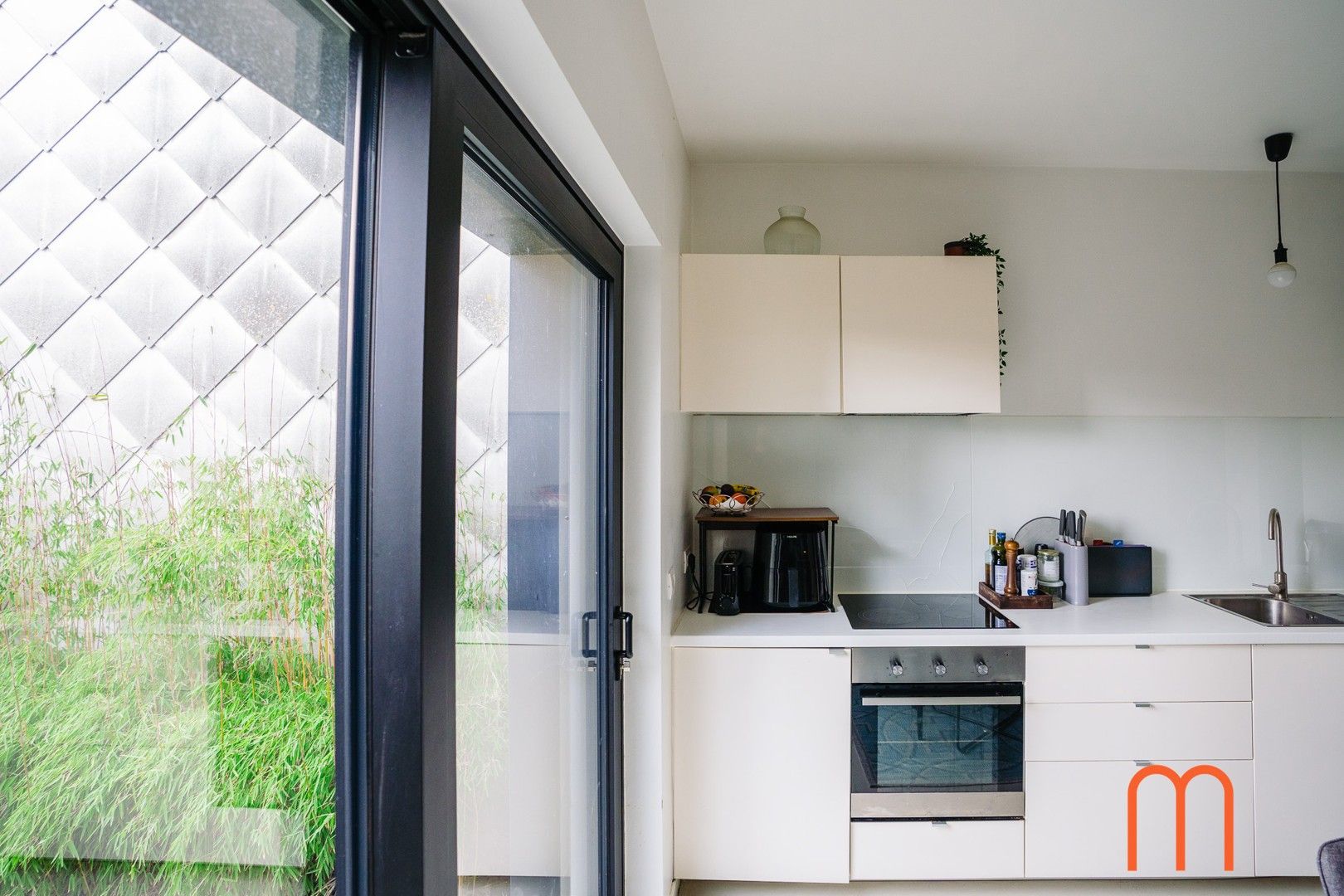 Mooie, gerenoveerde woning met 3 slaapkamers in de rustige wijk Mariakerke. foto 4