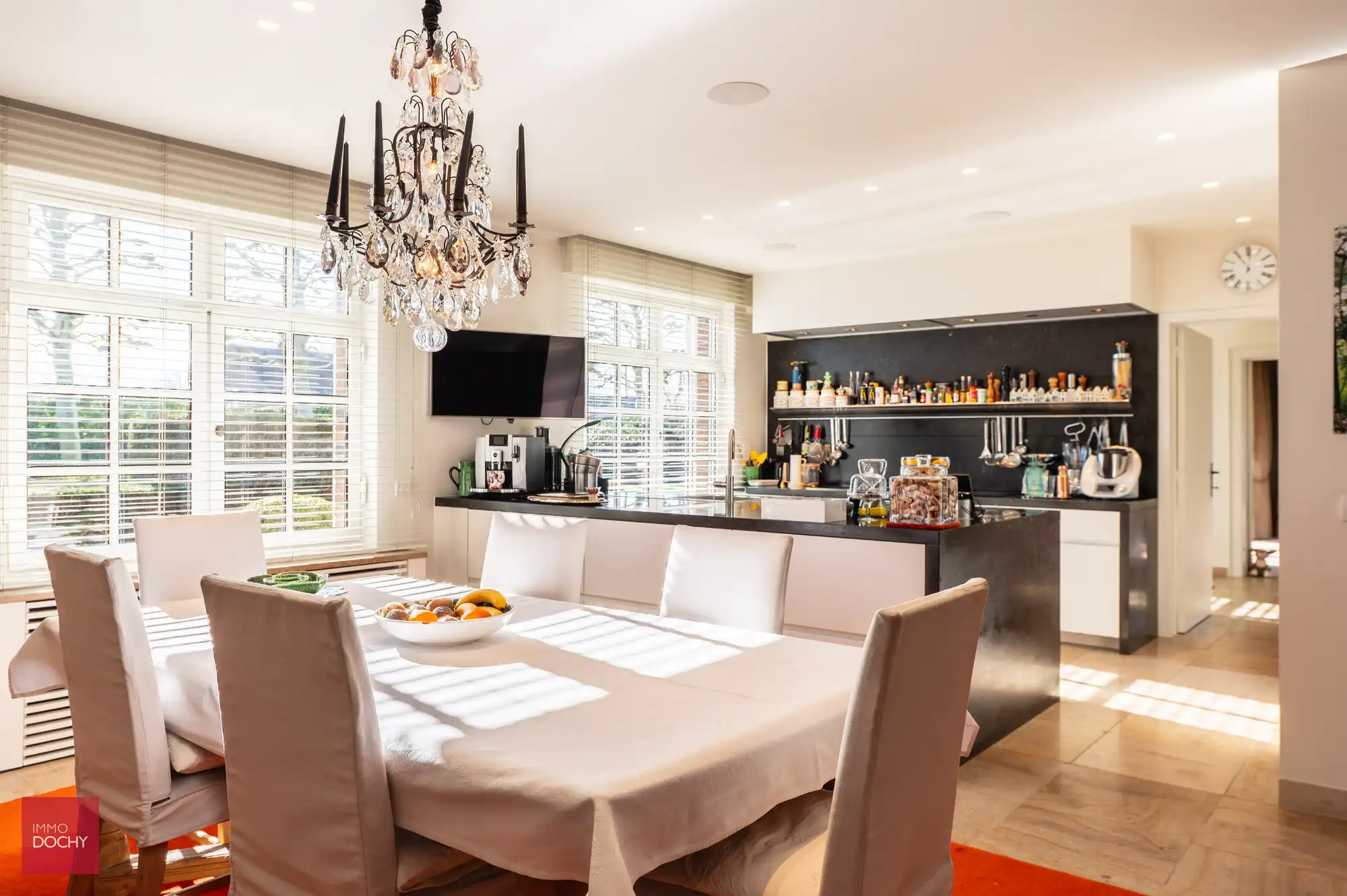 Zeer goed onderhouden ruime villa op 5.328m² foto 13