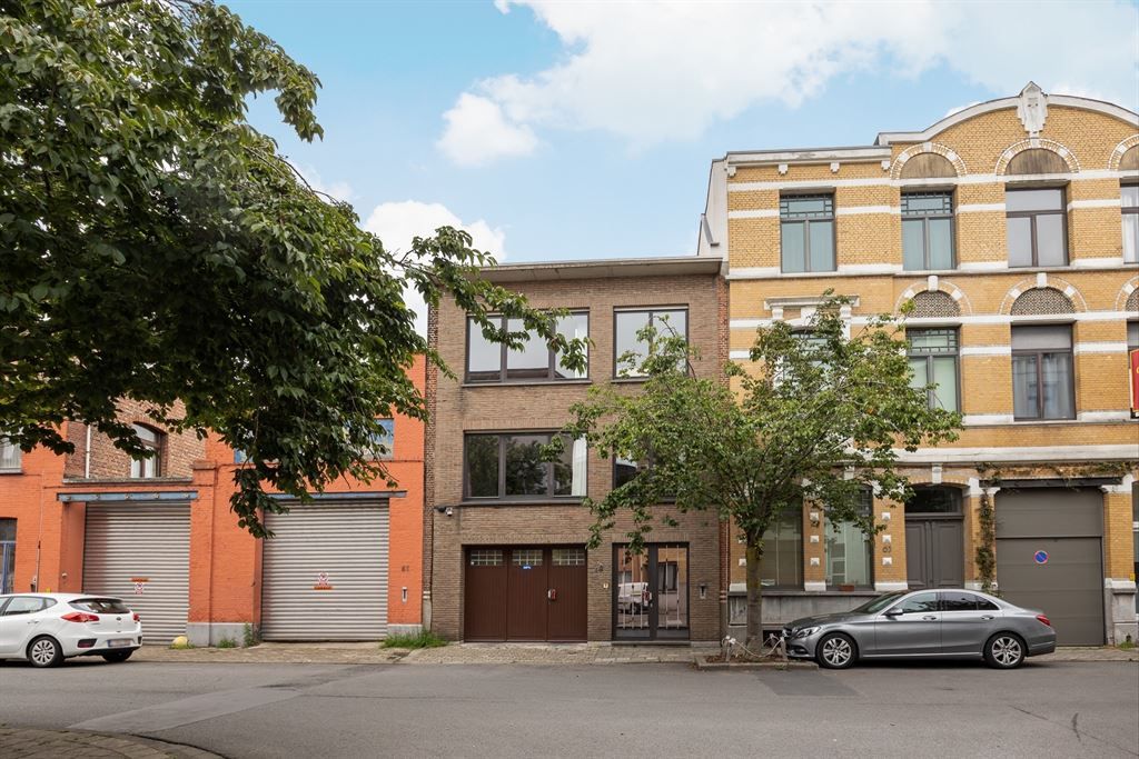 277m² aan woonoppervlakte + tuin, terras en garage foto 23