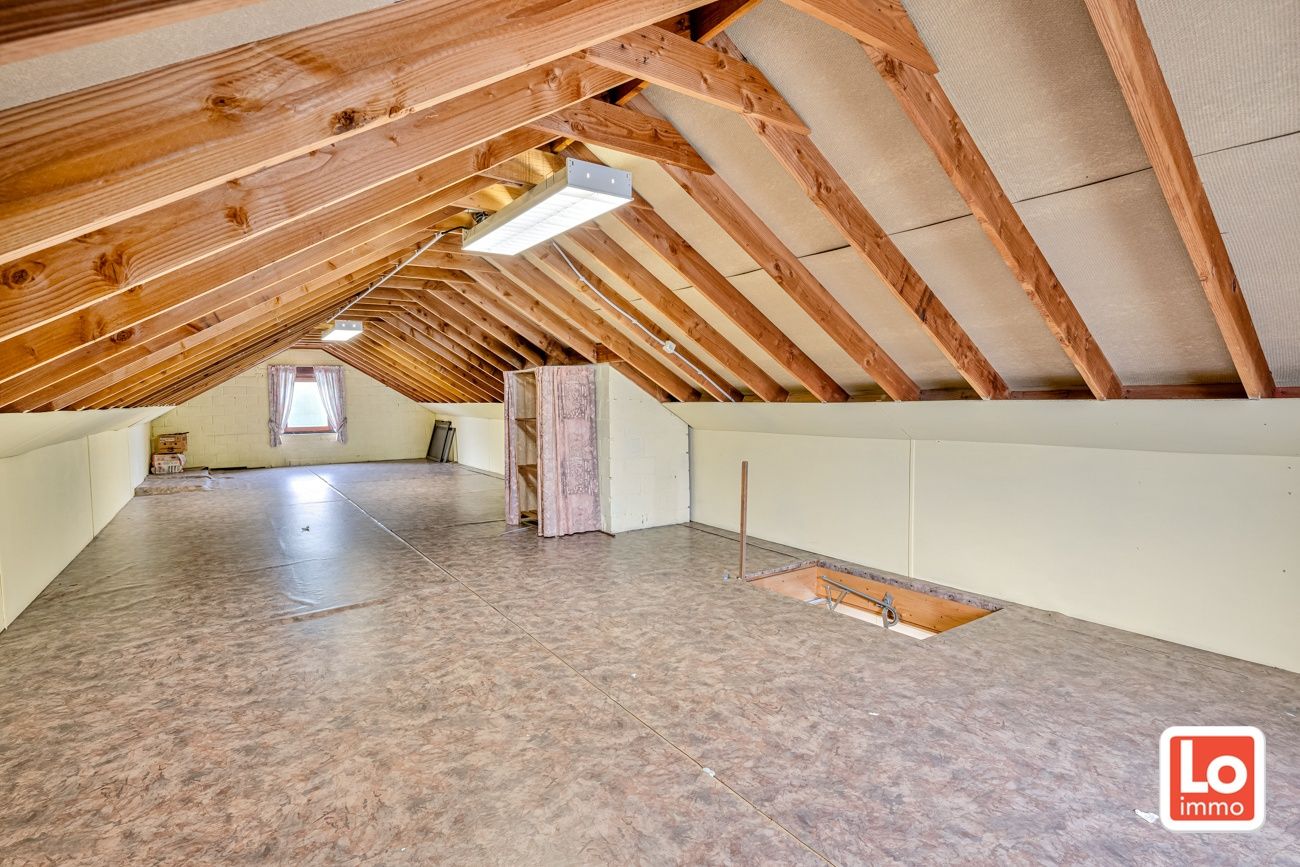 VERKOCHT! Te renoveren gelijkvloerse woning met inpandige garage op een mooie locatie in een rustige doodlopende straat in Lochristi! foto 12