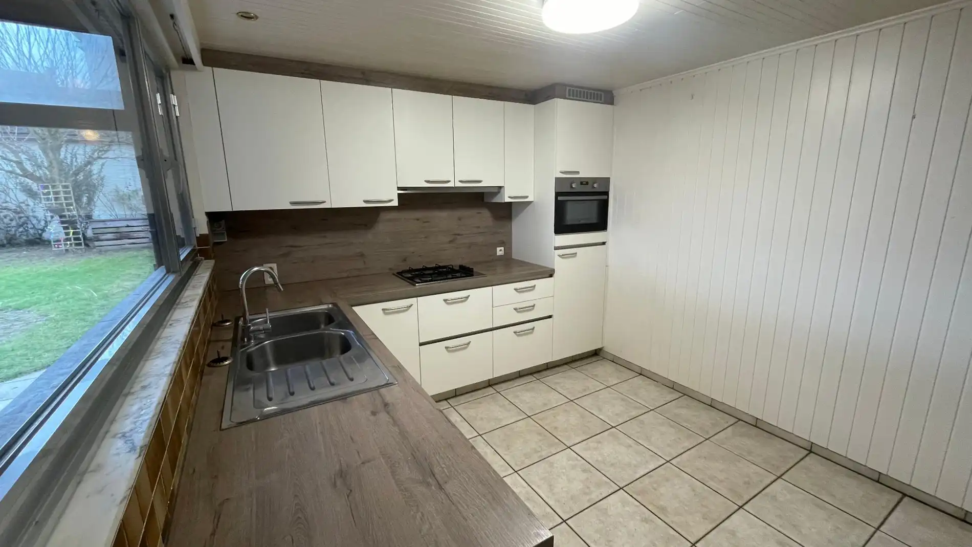 Prachtig renovatieproject - halfopen bebouwing - 2 slpk - grote tuin en garage foto 5