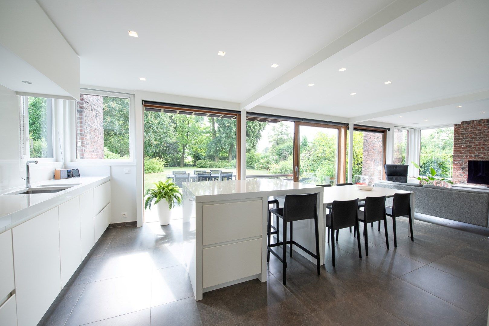 Prachtige villa te huur volledig omgeven in het groen! foto 6