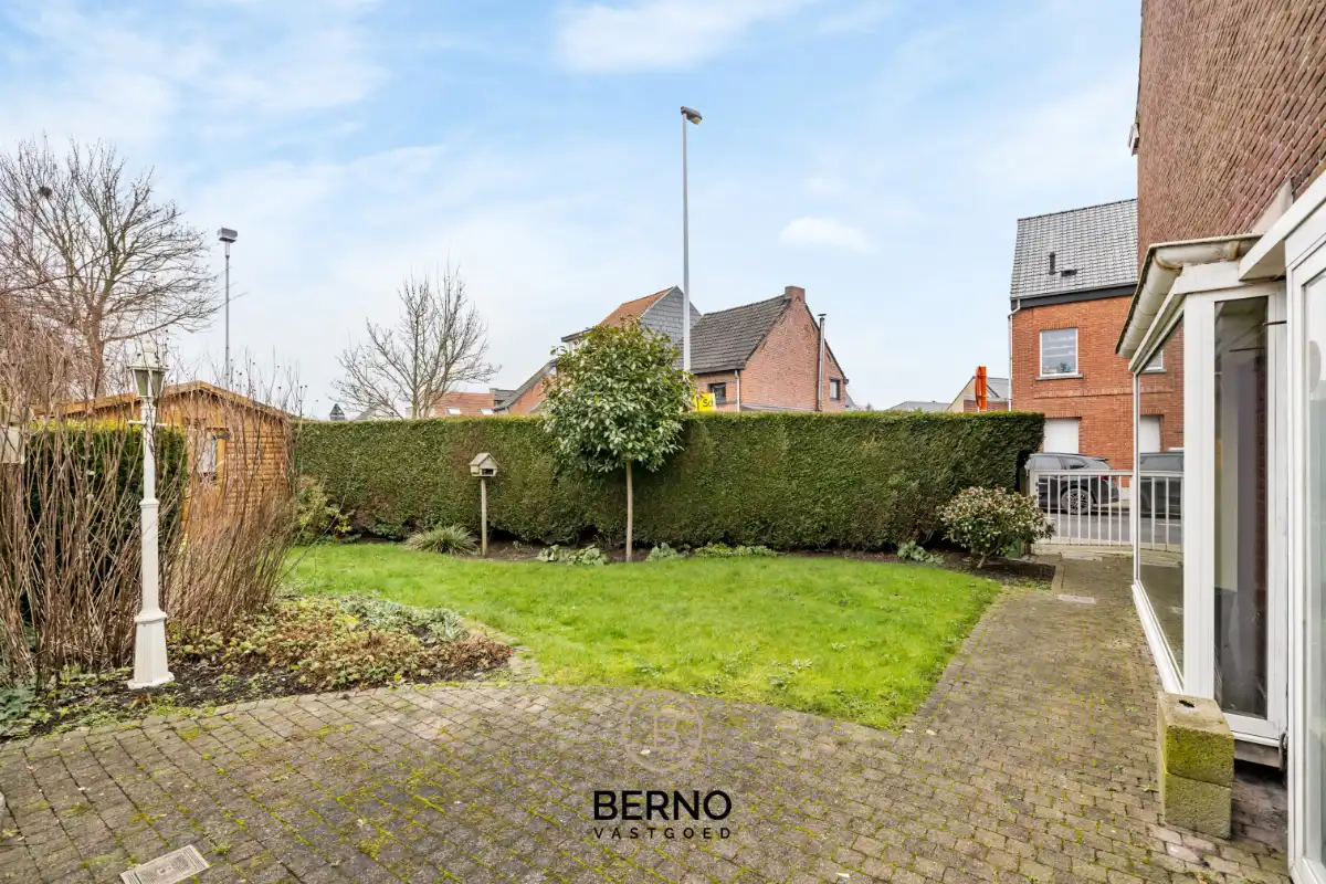 Ruime gezinswoning met 4 slaapkamers en garage. foto 19