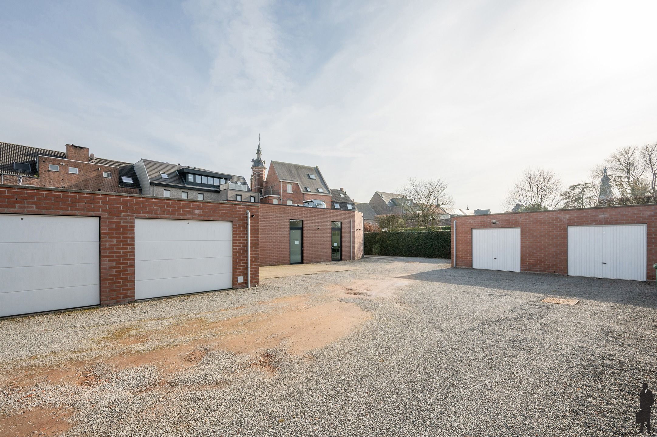 Ruime handels/ kantoorruimte in het centrum van Hoogstraten foto 9