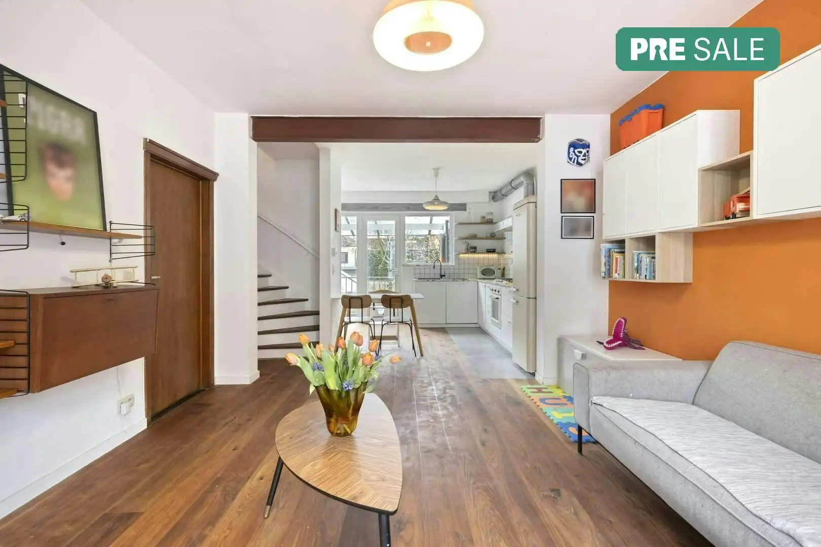 Bel-étage te koop met zonnige tuin en garage  foto {{pictureIndex}}