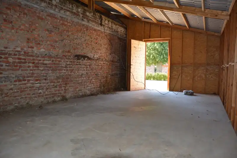 garage/opslagruimte te huur in Waregem foto 6