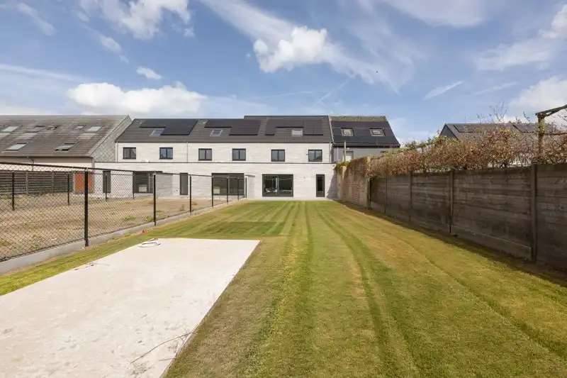 Prachtige, verrassend ruime nieuwbouwwoning met 3 slaapkamers én inpandige garage te koop in Dentergem! foto 24