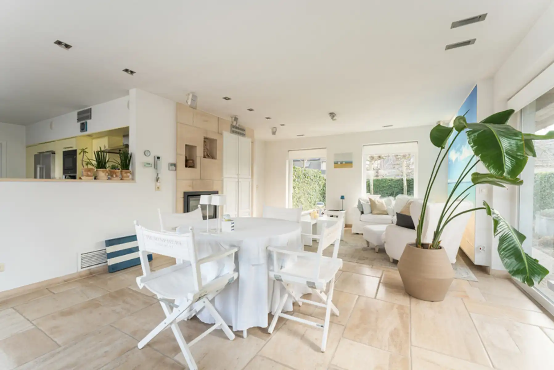 Lichtrijke en residentieel gelegen villa  foto 13