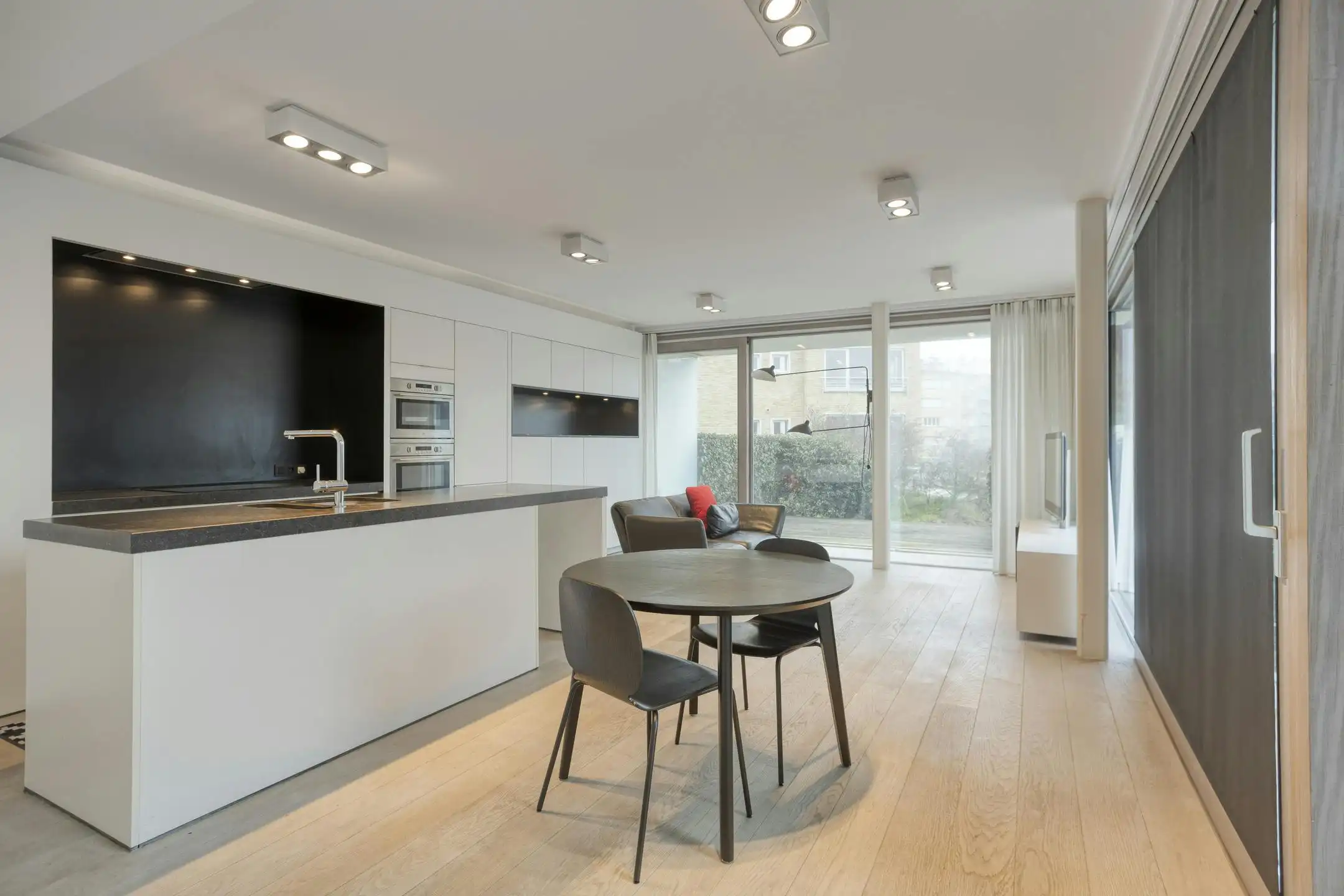 Modern appartement van Rietveld vlakbij zee in Sint-Idesbald foto 2