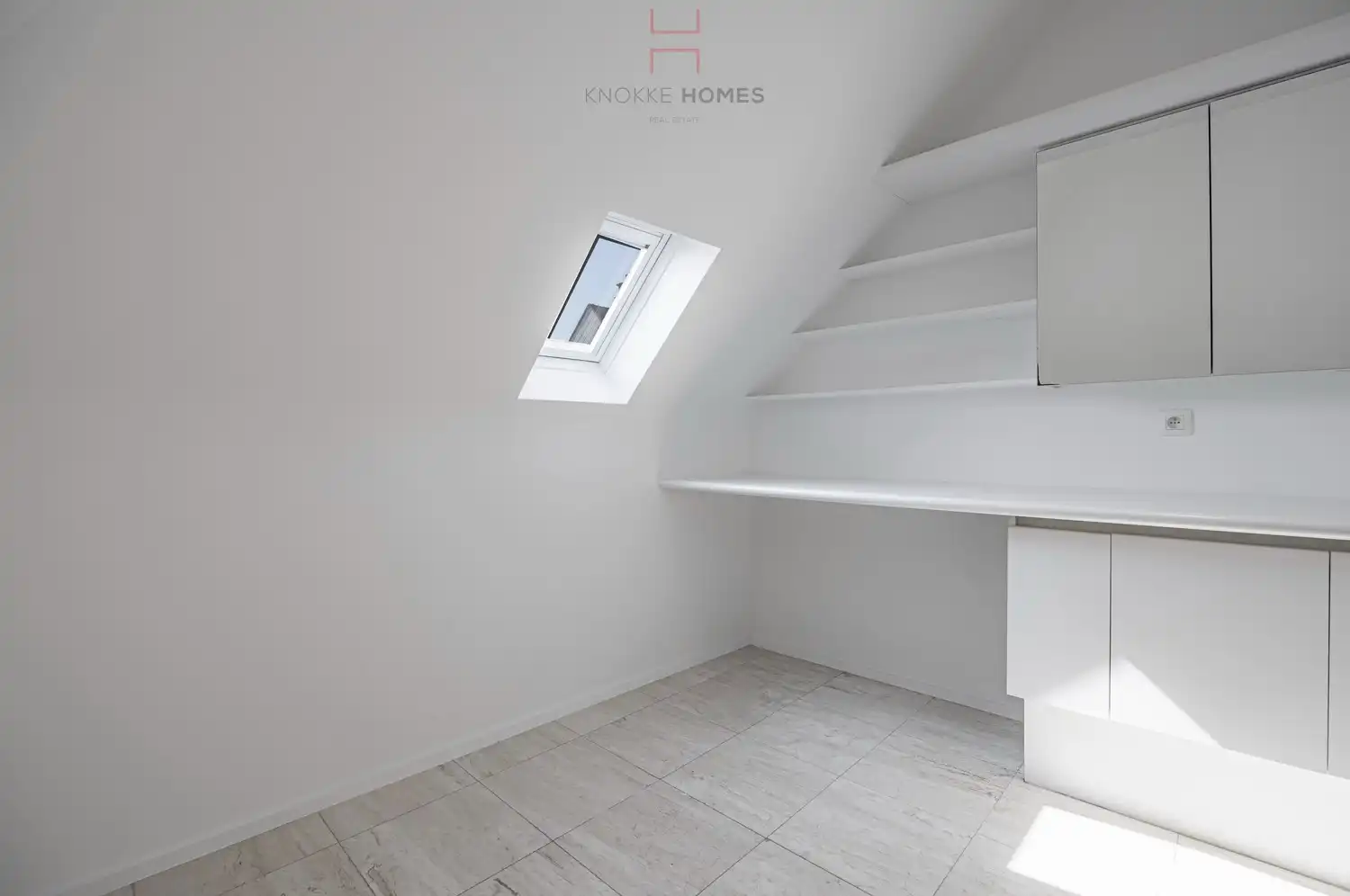 Ruim en lichtrijk appartement vlakbij het strand van Duinbergen foto 16