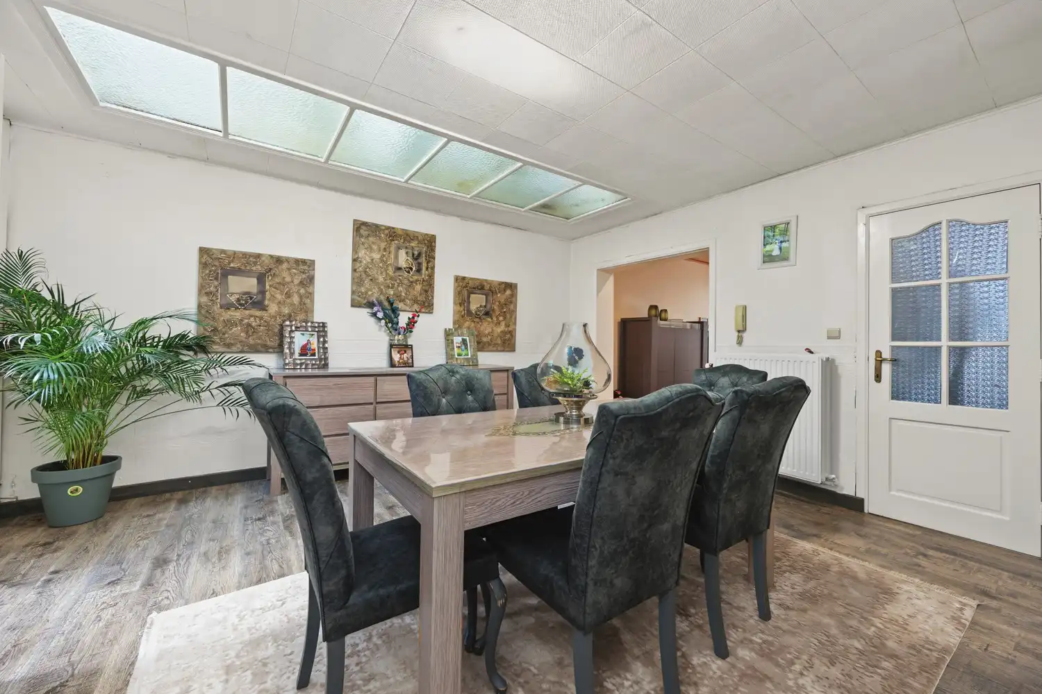 Te renoveren woning met 5 slaapkamers, 2 badkamers en ruime tuin! foto 10