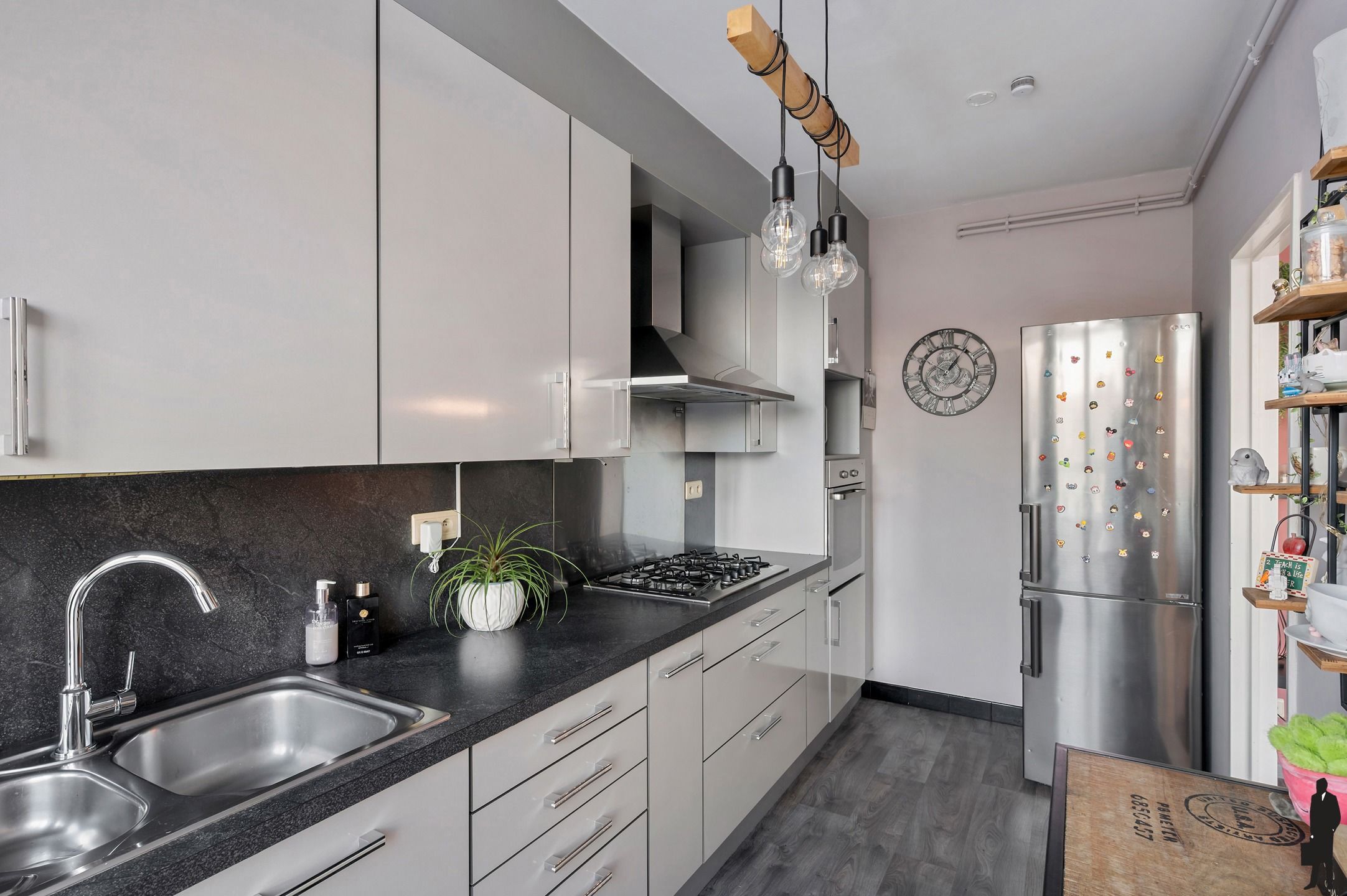 Rustig gelegen, lichtrijk appartement, nabij het centrum van Brasschaat! foto 4