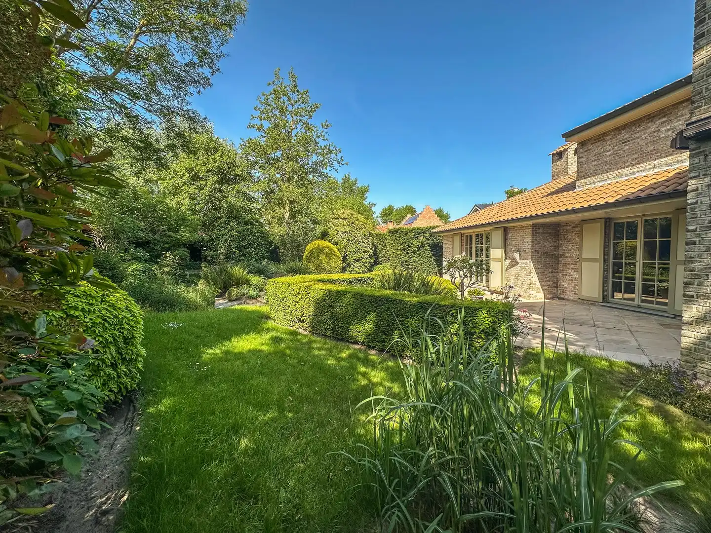 Exclusieve Spaanse villa welgelegen nabij de duinen en de zee. foto 4