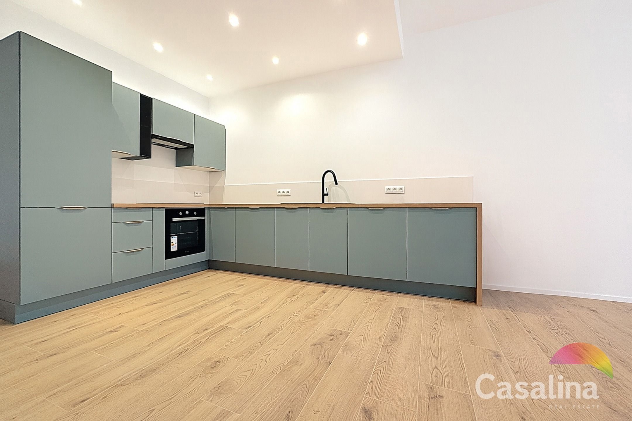 Gerenoveerde appartement van ±105m² met privéterras en tuin foto 4