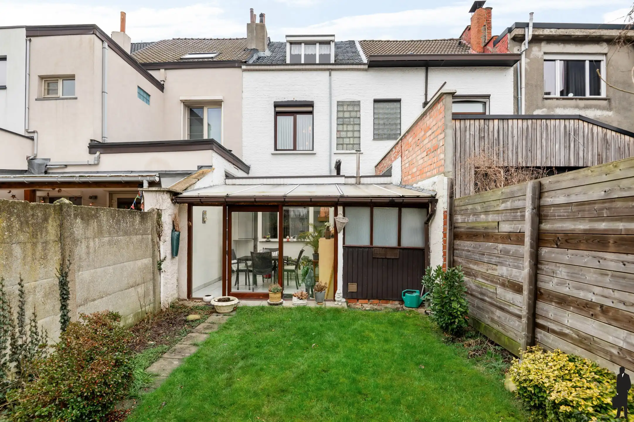 Te renoveren burgerwoning met 3-4 spk en zuidwest tuin  foto 14