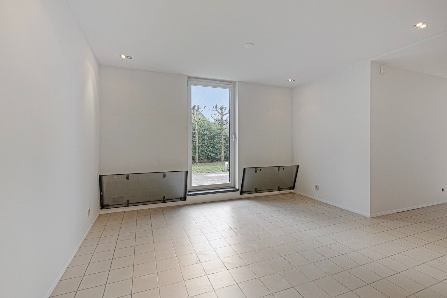 Moderne villa met ruime leefruimte, 4 slaapkamers en 2 badkamers op 13 are in gegeerde buurt Neerharen- Lanaken foto 8
