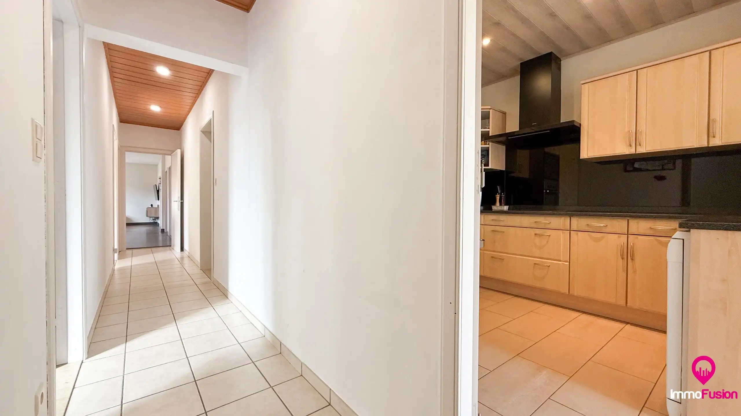 Charmante woning met 5 slaapkamers op een ruim perceel! foto 12
