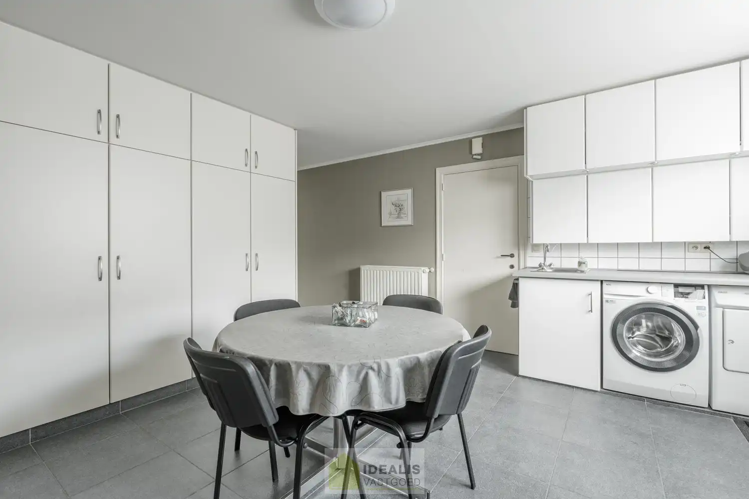 INSTAPKLARE HANDELSRUIMTE VAN MAAR LIEFST +- 410M² MET RIANTE WONING OP SCHITTERENDE COMMERCIËLE ZICHTLOCATIE!! foto 23