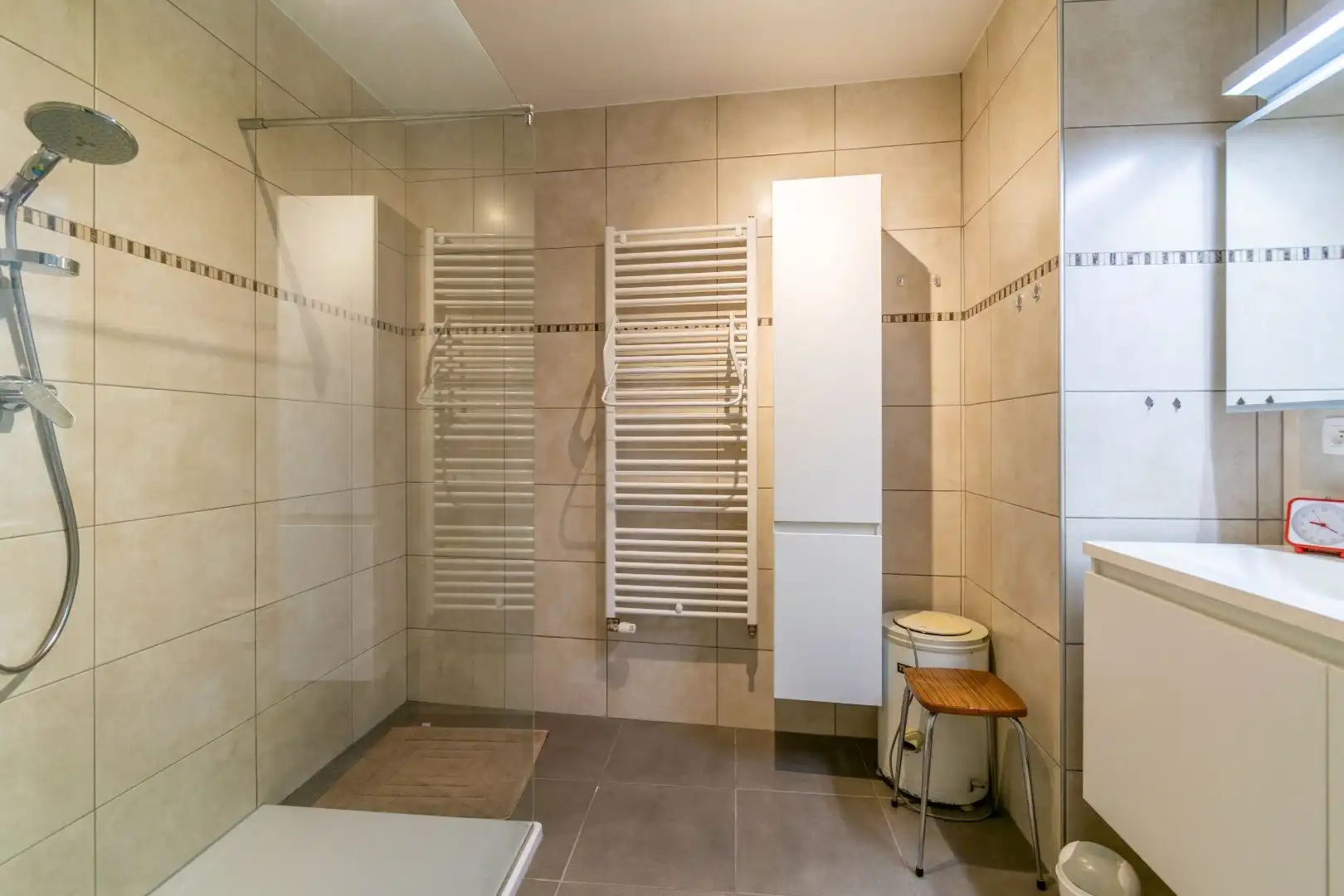APPARTEMENT MET 2 SLAAPKAMERS + BUREEL + TUIN! foto 15