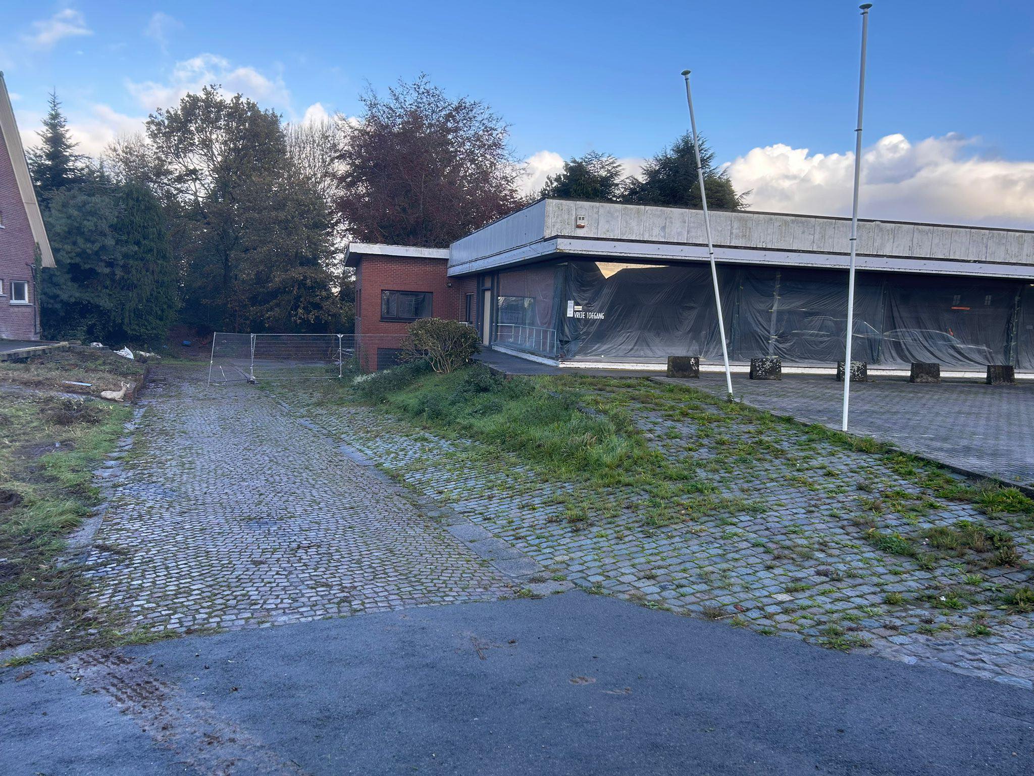 MAGAZIJN BRAKELSESTEENWEG NINOVE  foto {{pictureIndex}}