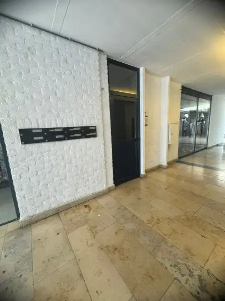 Appartement met 3 slaapkamers en autostaanplaats in hartje Genk foto 2