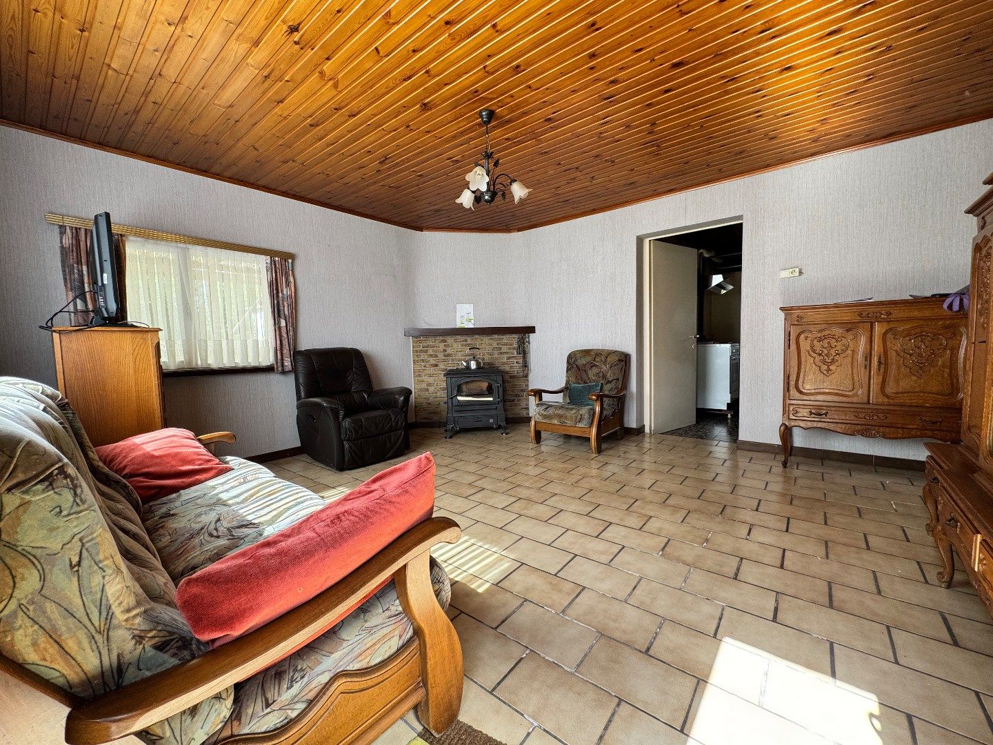 Woning met 3 slaapkamers tuin en garage te Gistel foto 5