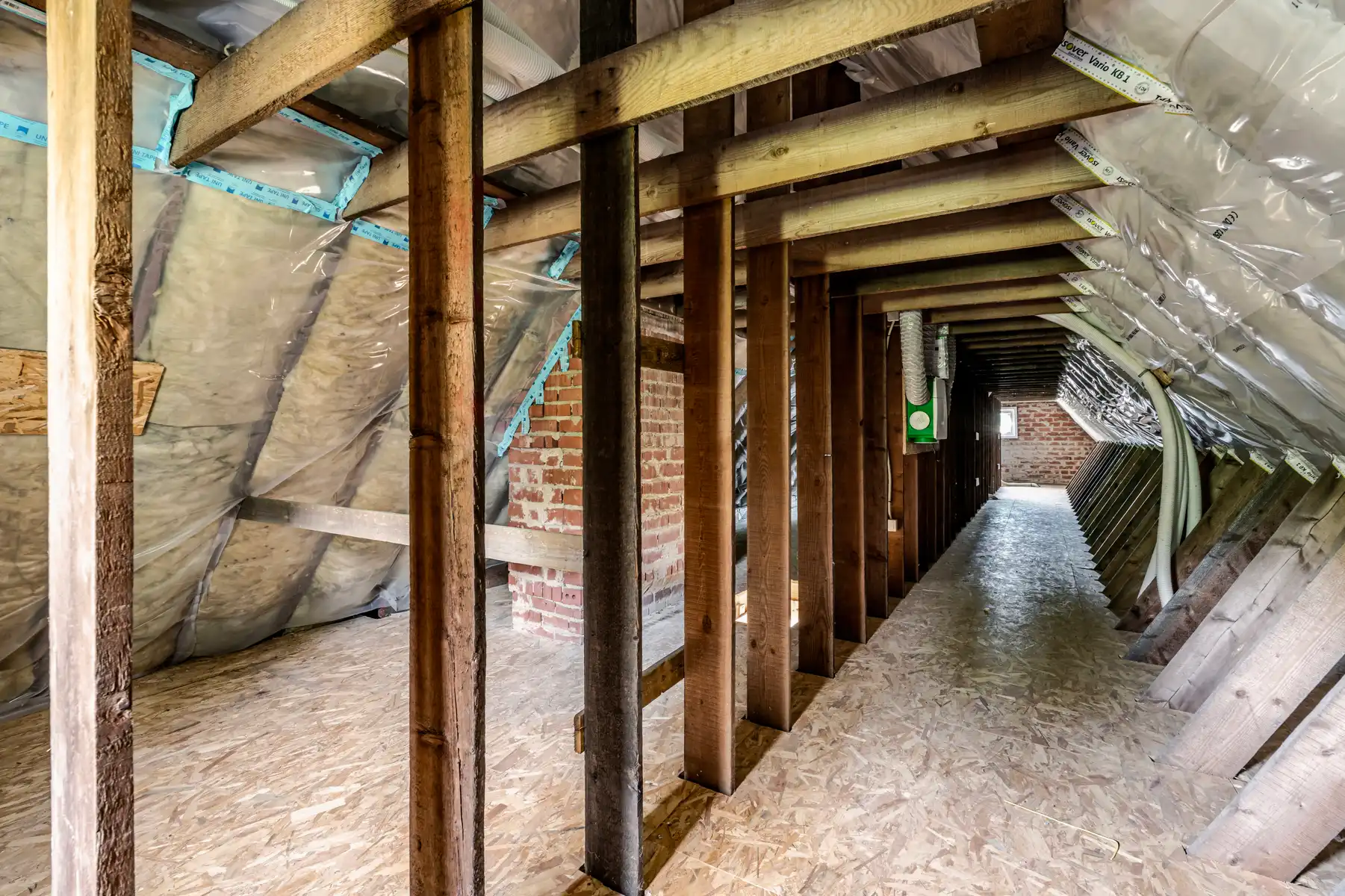 Gerenoveerde villa in een groene omgeving nabij alle invalswegen foto 41