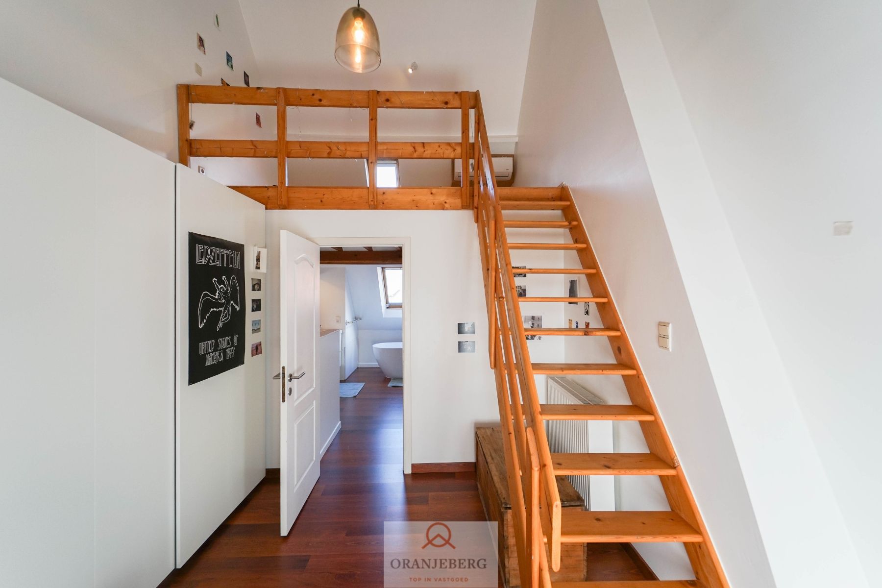 Charmante, gerenoveerde woning nabij Elyzeese Velden foto 28