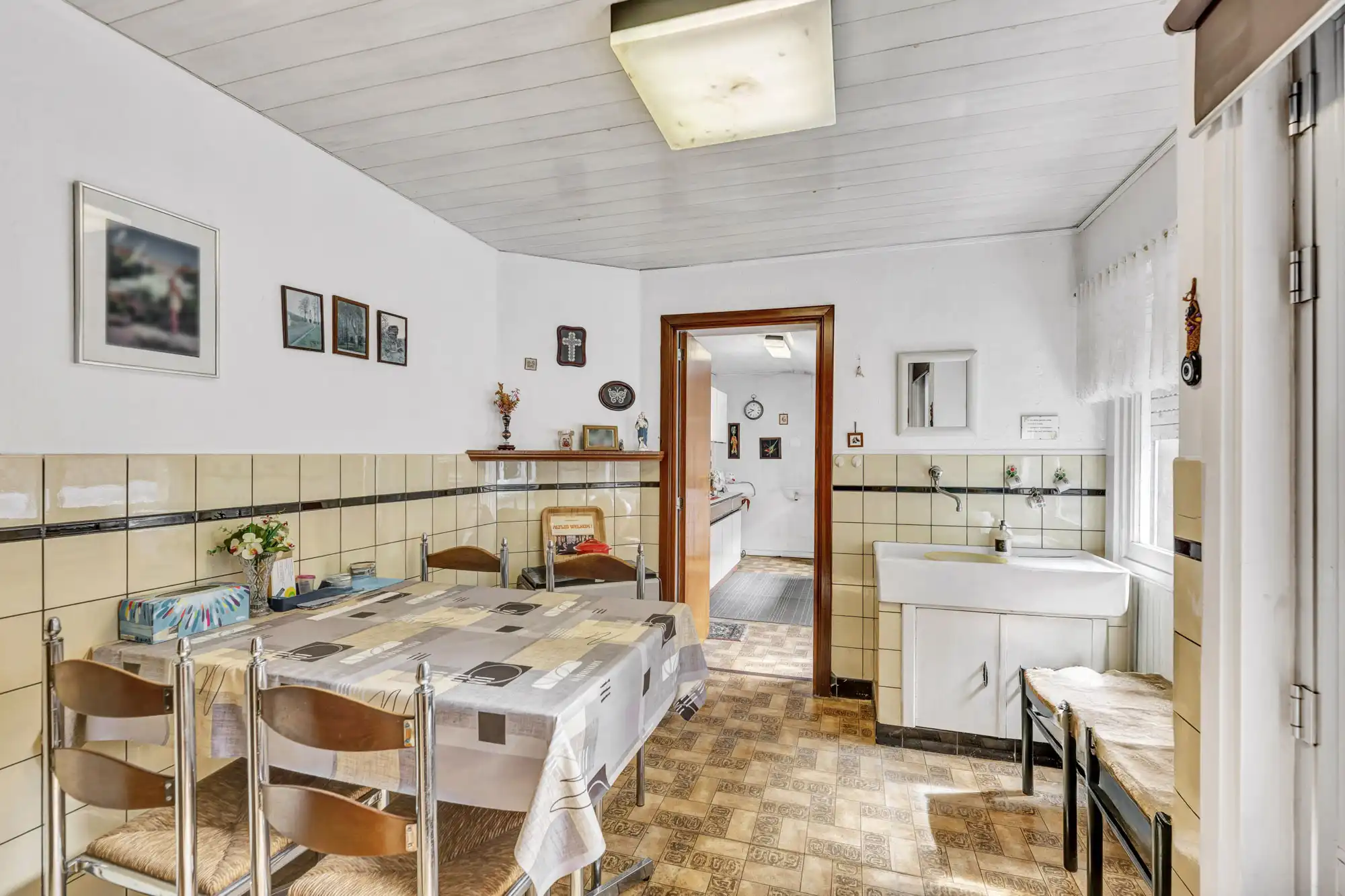 Te renoveren woning met veel potentieel te Liedekerke foto 6