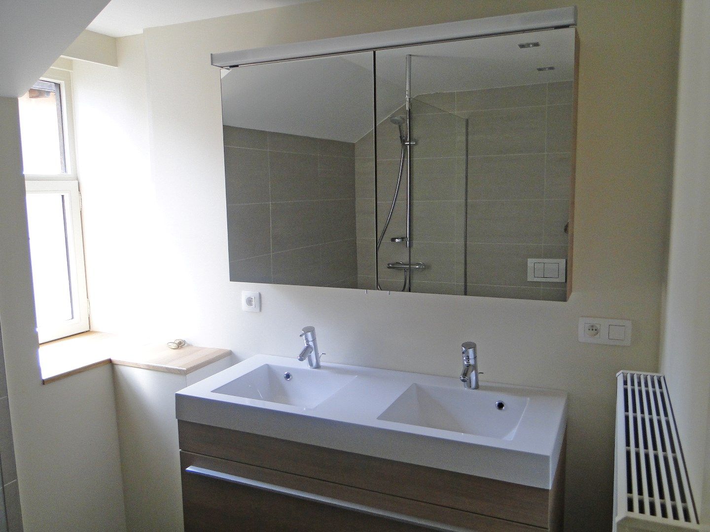 Gezellige studio met twee slaapkamers in hartje Maaseik foto 10