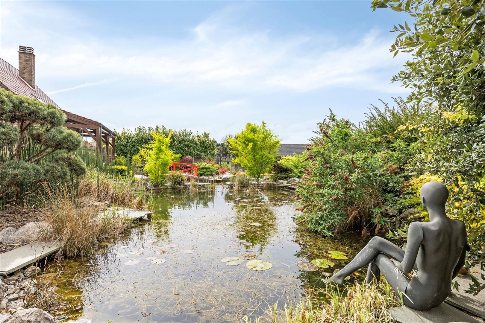 Exclusieve Villa met Luxe afwerking en idyllische tuin. foto 39