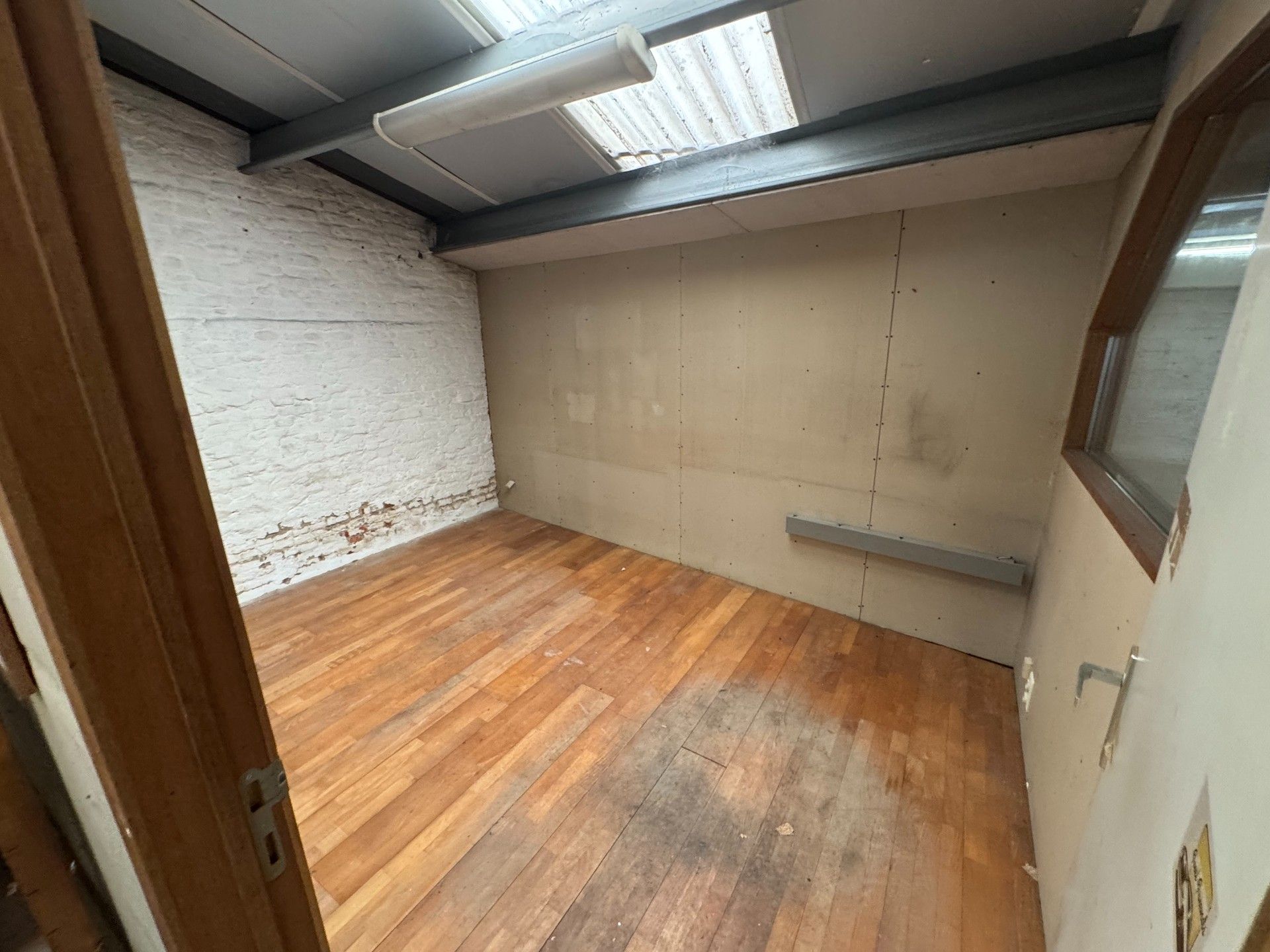 Woning met kantoor/winkel en magazijn/loods te koop in het centrum van Meulebeke. foto 23