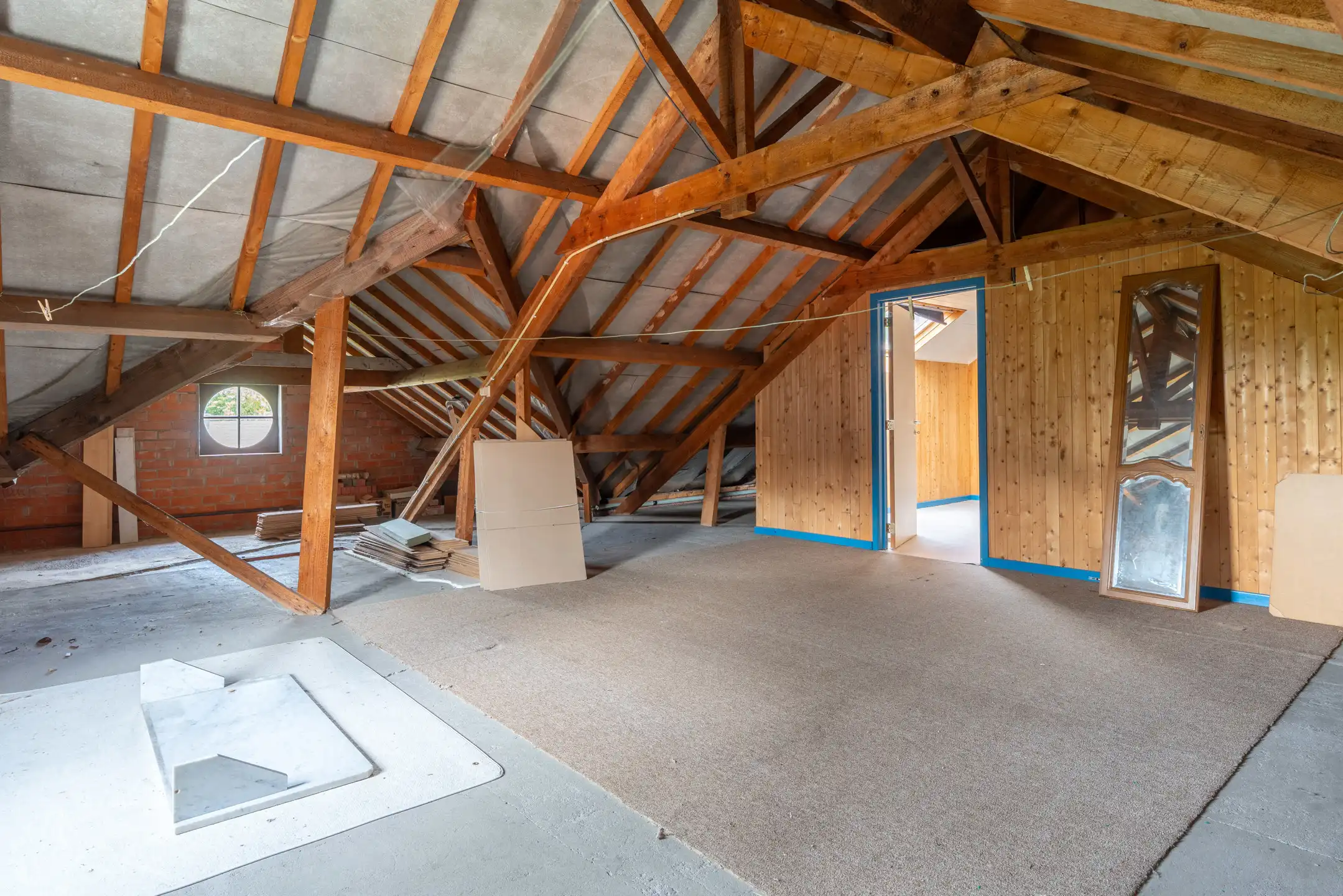 Te renoveren laagbouwwoning met 3 slpks, tuin en garage. foto 21