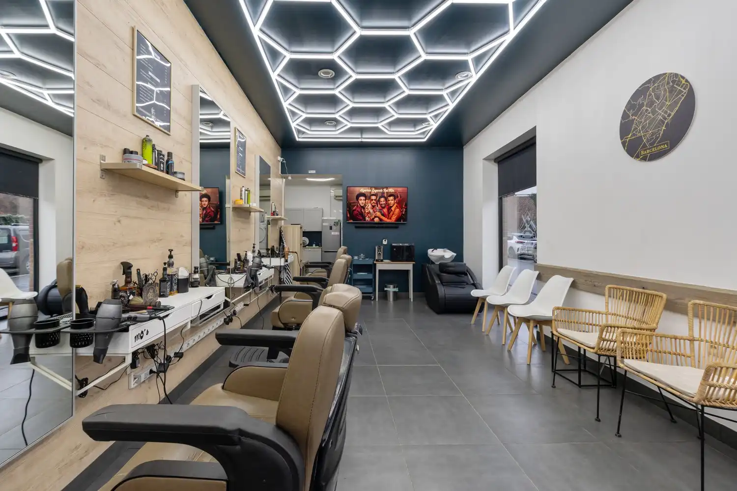 Gerenoveerd handelspand met appartement op gunstige locatie! foto 17