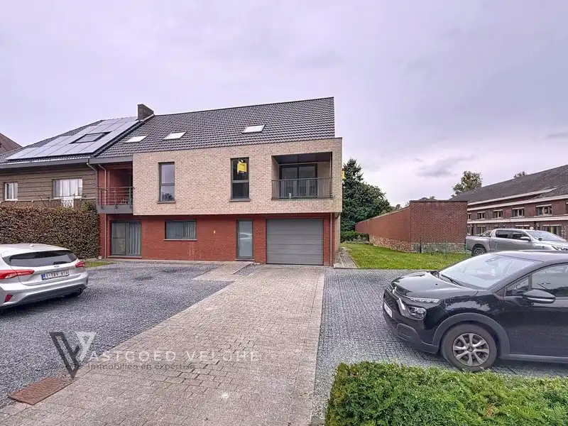 Centraal gelegen duplex appartement met 3 slaapkamers, 2 terrassen en private tuin ! foto 32