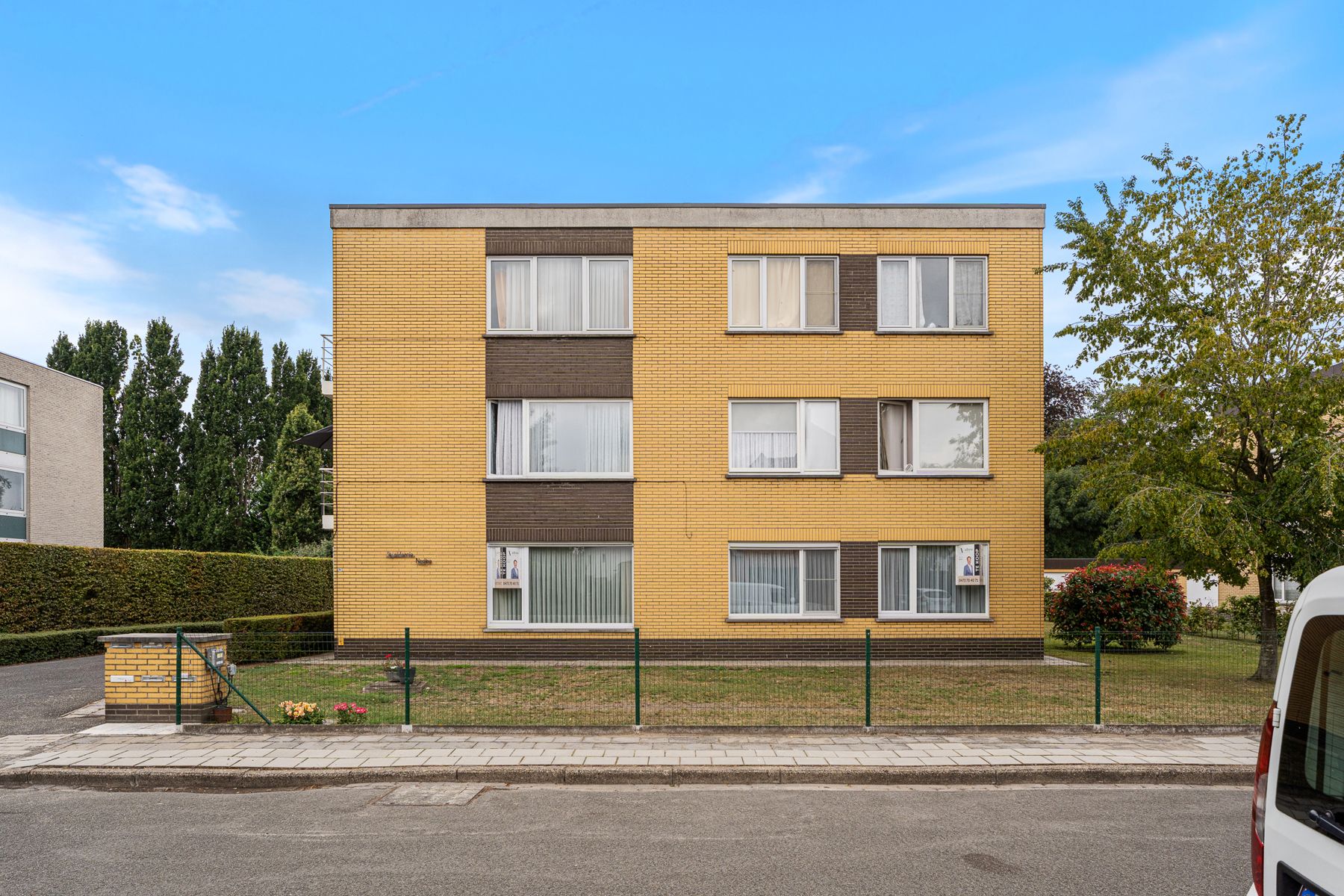 Ruim 3 slpk. gelijkvloersappartement te Sint-Michiels foto 17