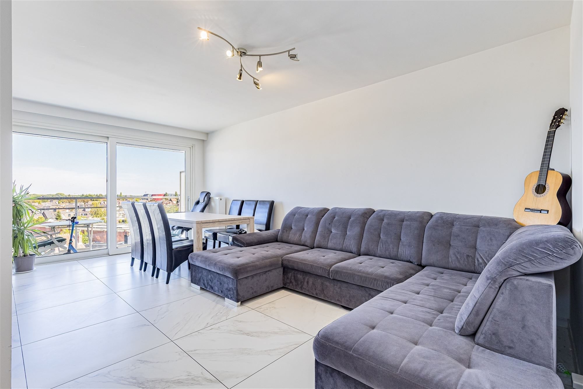 Opbrengsteigendom: twee verhuurde appartementen foto {{pictureIndex}}