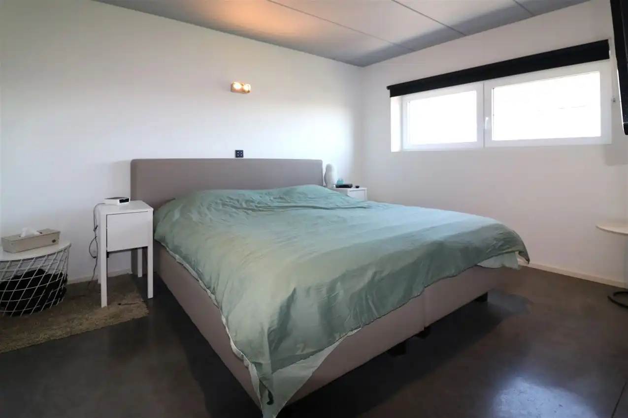 E28 | 2016/ Zonnepanelen | 3 slaapkamers | Grote tuin | Aparte garage | Nabij E314 en groen foto 36