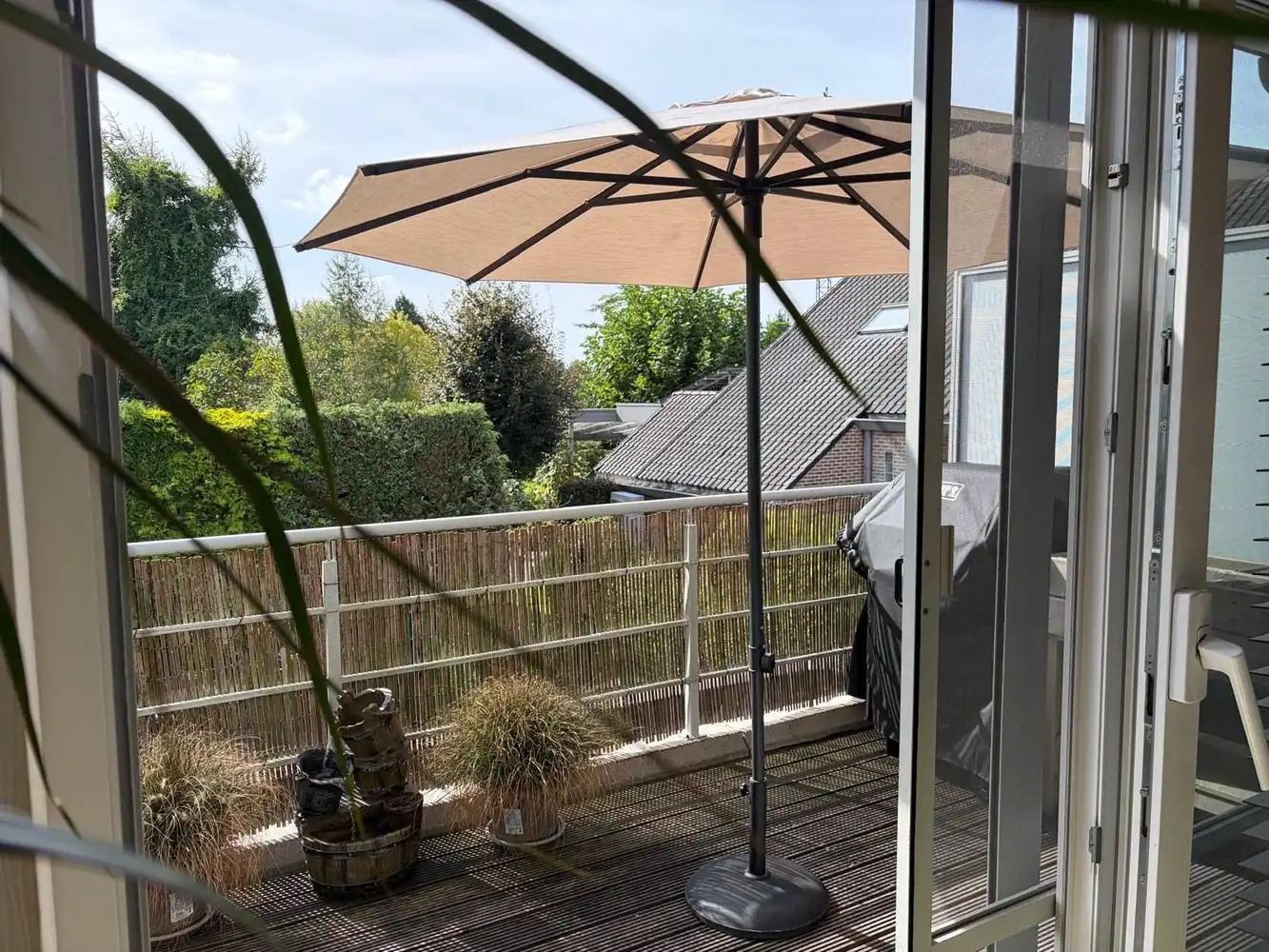 Duplex appartement met ruim terras en carport/berging foto 9