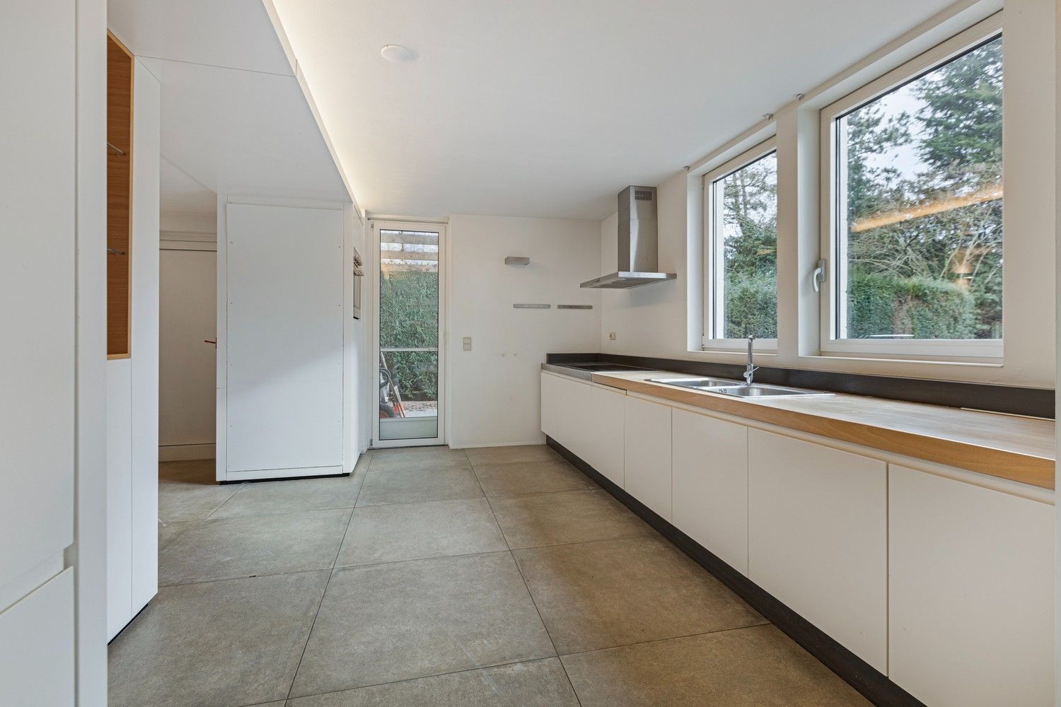Moderne villa met ruime leefruimte, 4 slaapkamers en 2 badkamers op 13 are in gegeerde buurt Neerharen- Lanaken foto 12