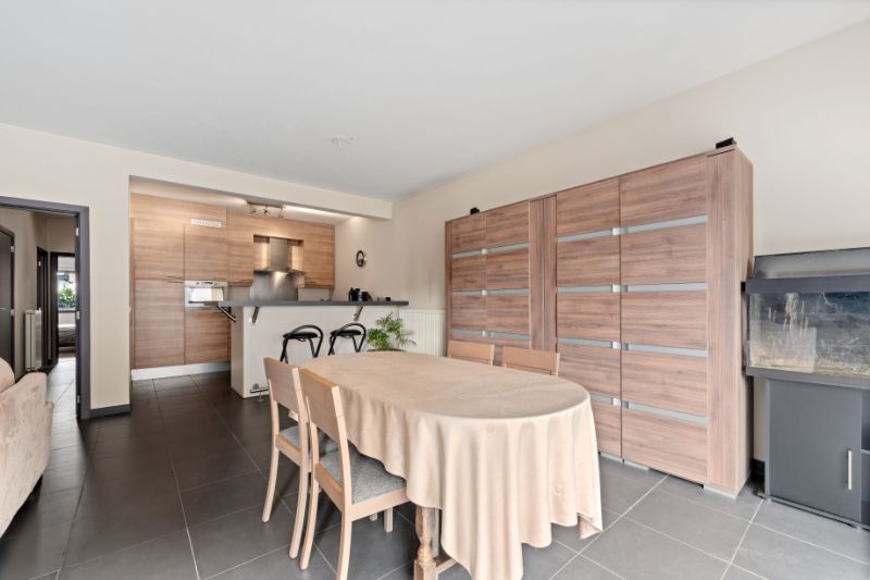 Ruim appartement - ondergrondse staanplaats inclusief!!! foto 6