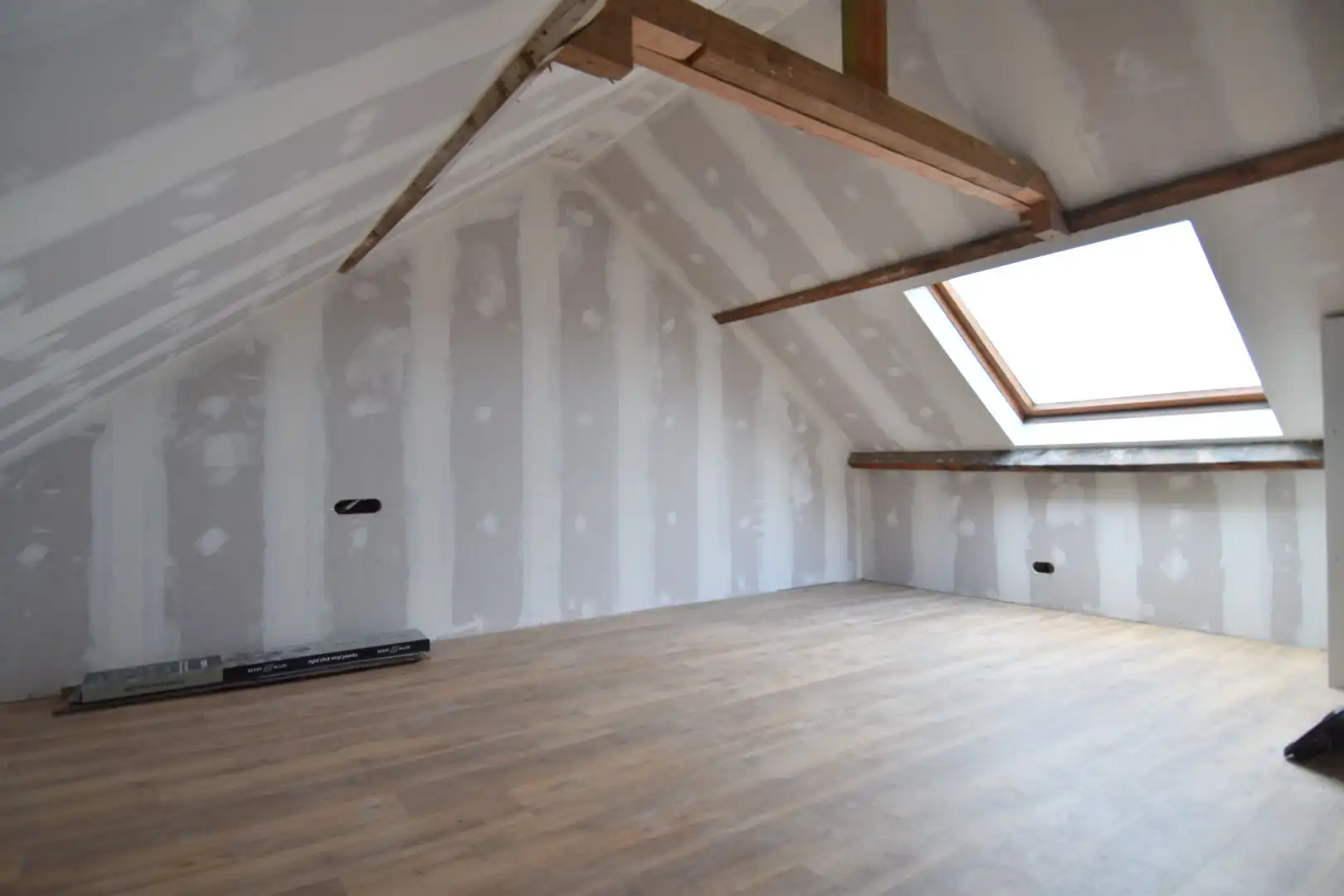 Ruime woning met tuin, garage en 3 slaapkamers te Lauwe  foto 8