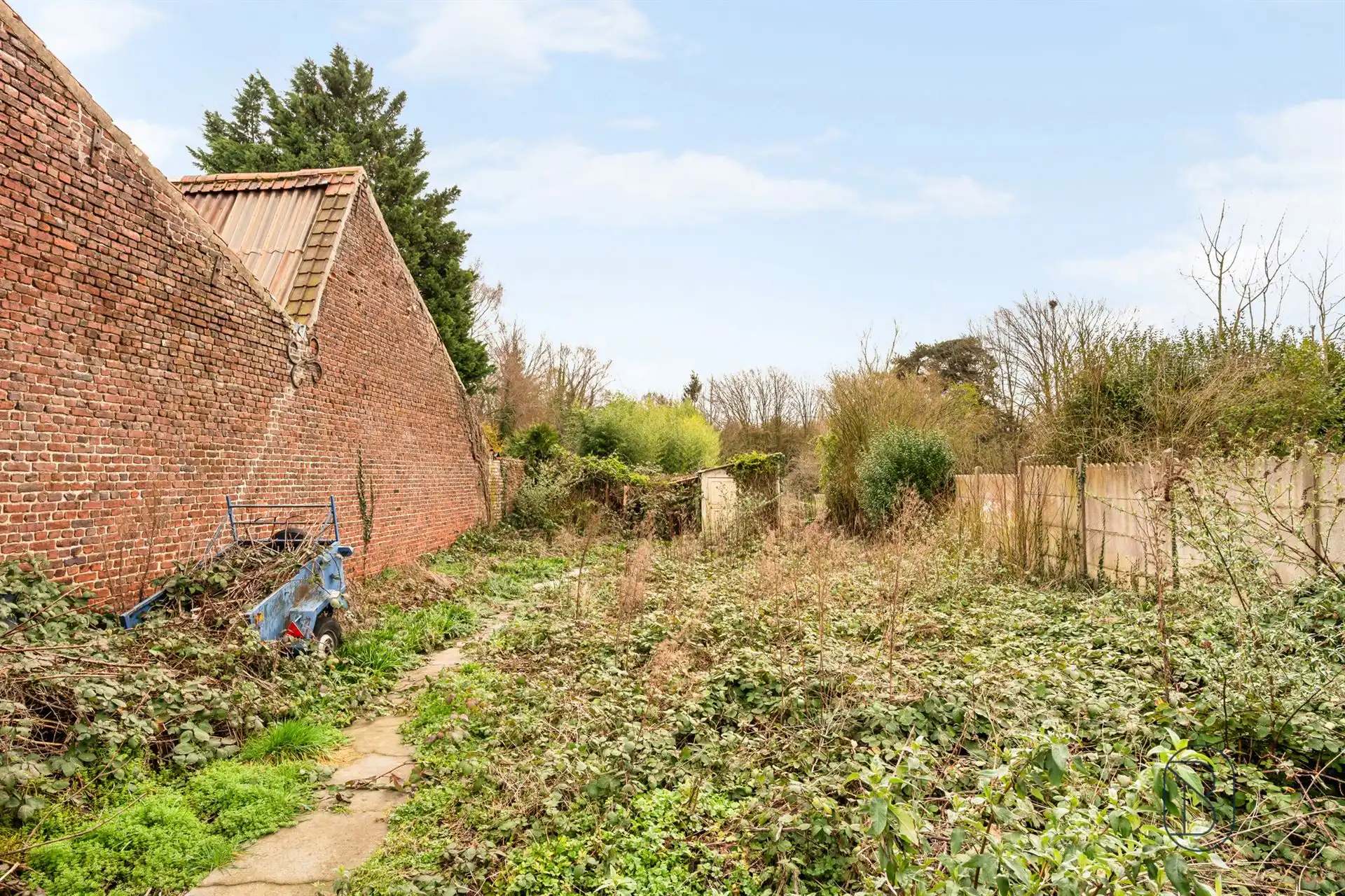 Halfopen bebouwing met tuin en garage foto 21