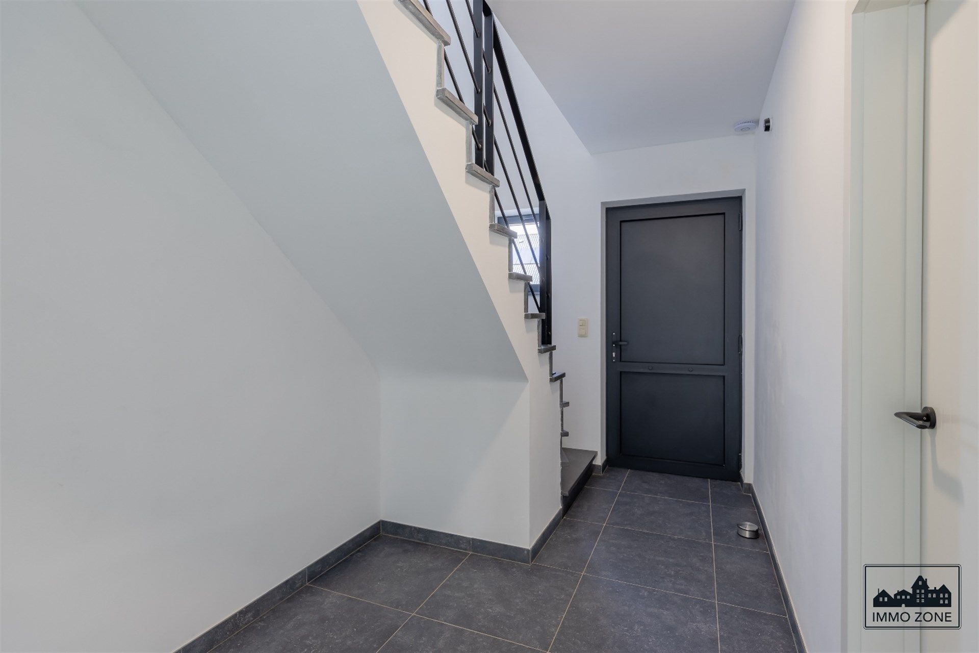 Rustig gelegen ruime energiezuinige woning. foto 2