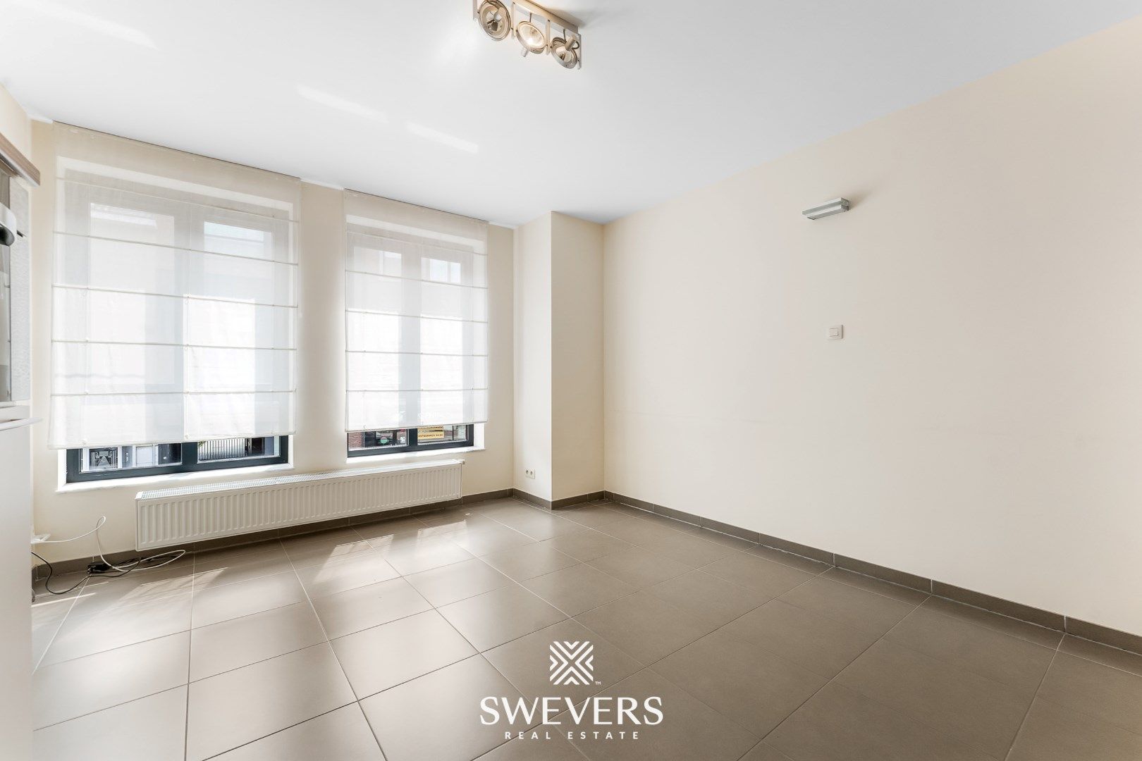 Praktisch appartement met terras in hartje Sint-Truiden foto 5
