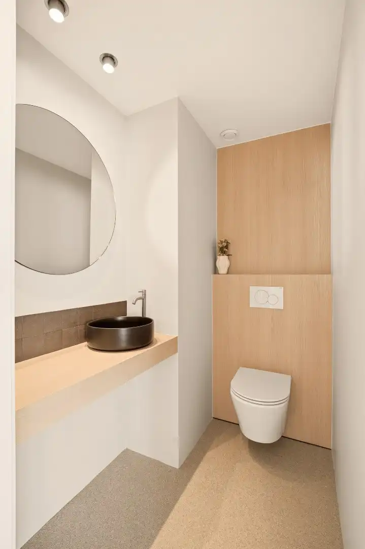 Stijlvol gerenoveerd stadsappartement met maatwerk, 2 slaapkamers en veel bergruimte foto 16