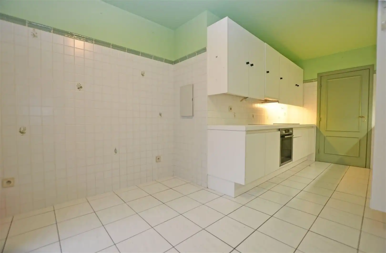 Ruim op te frissen appartement op wandelafstand van de stad foto 15