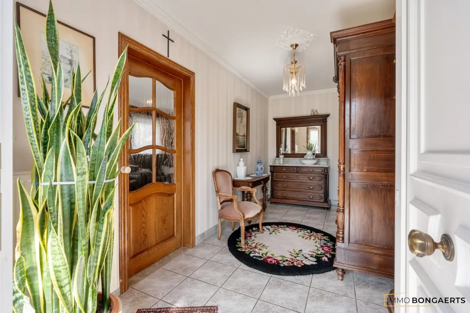 Woning met onderhoudsvriendelijke tuin foto 2